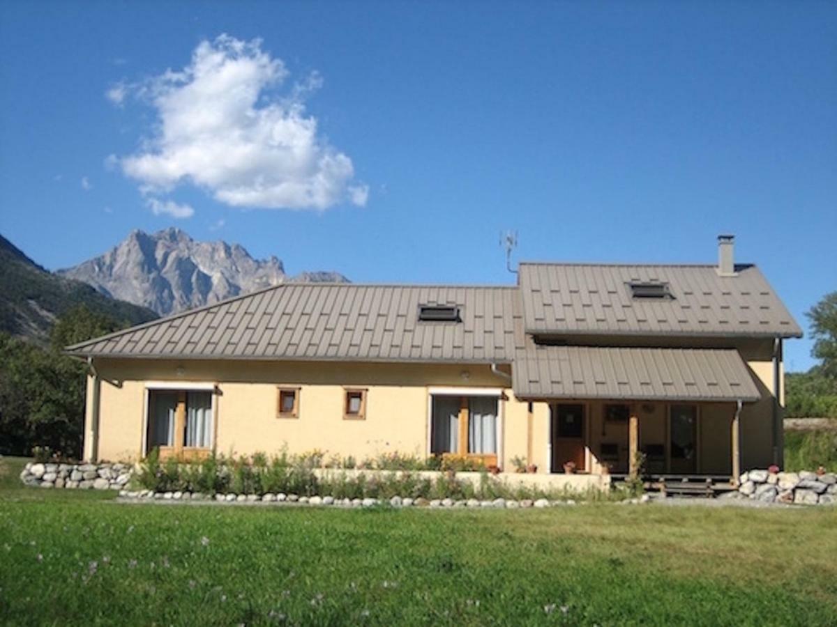 Chambres D'Hotes La Pierre D'Oran LʼArgentière-la-Bessée Exteriör bild